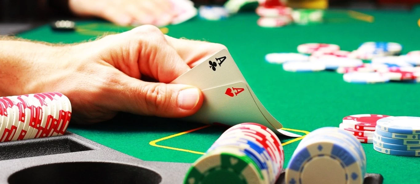 Αττική: Συνελήφθησαν έξι άτομα για παράνομο τζόγο σε μίνι καζίνο